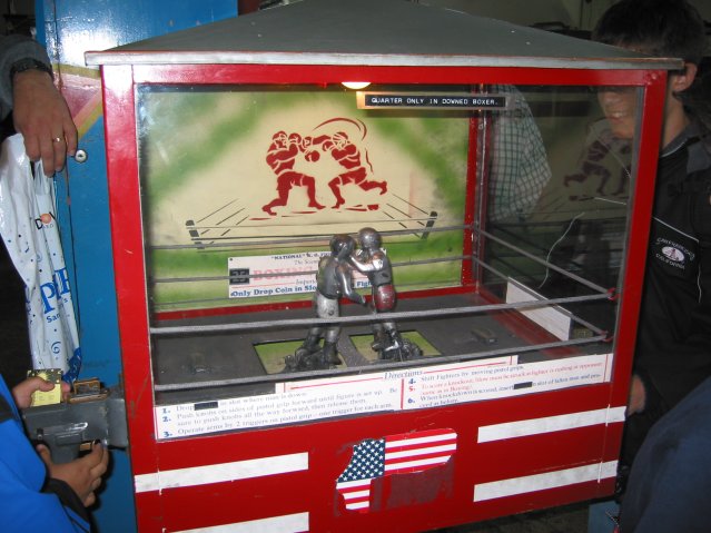 Old game of boxing characters