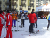 Andrew et son groupe attendent la lecon de ski