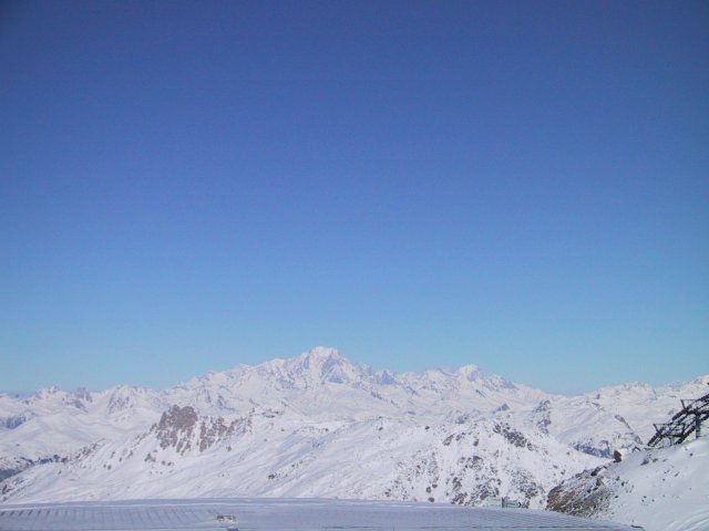 Montagnes enneigees