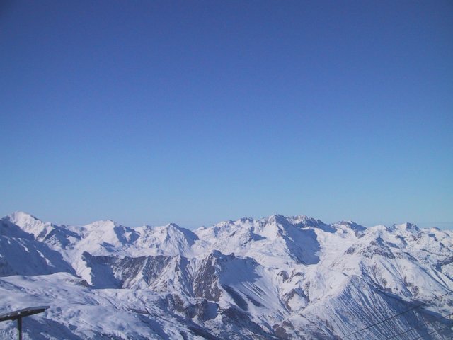 Montagnes enneigees