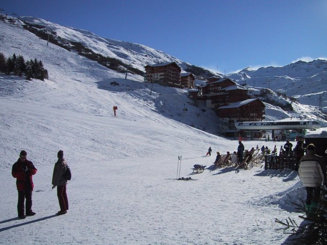 Steph et Coco au pied des piste