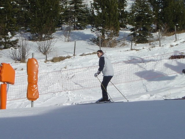Andrew fait la descente ou Alex et moi faisons de la luge