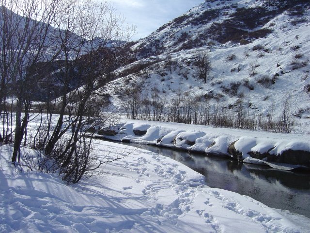 La riviere et ses bancs enneiges