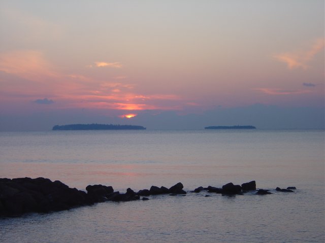 The sun rises over Ile Sainte-Marguerite