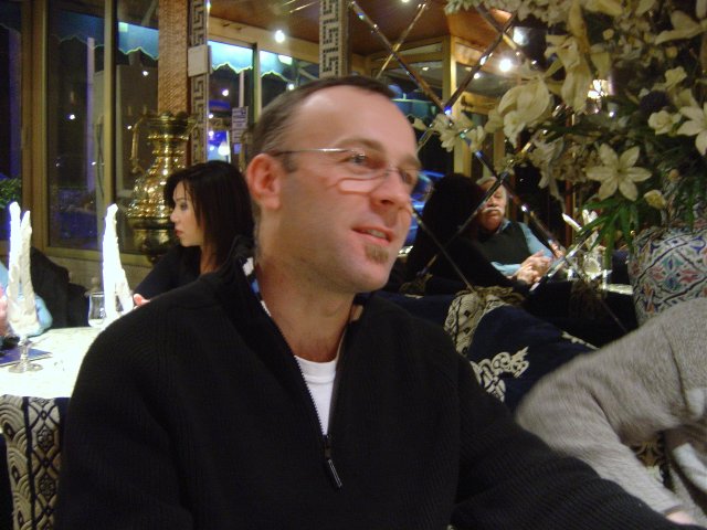 Arnaud looking at Ian