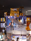 Reflection dans une reconstitution de satellite --mirror project