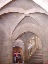 Entree de palais, escaliers et cour interieure (Guy et Evelyne)
