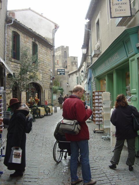 In the street: Karima, Bert, Emma