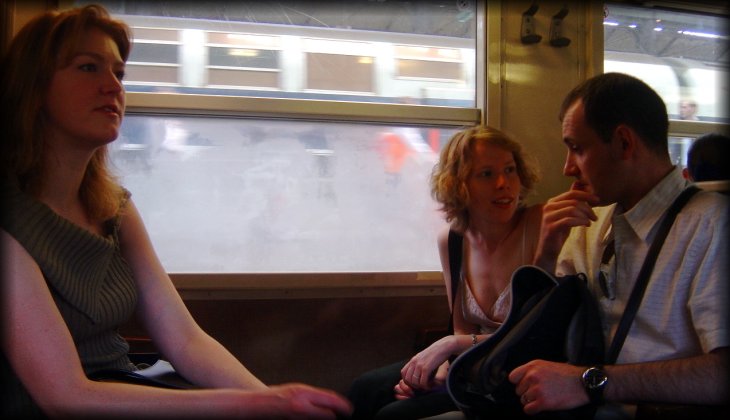 in the train: Karen, Nicole and Hugo