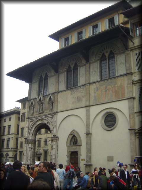 Piazza del Duomo, Firenze, frescoes on a building