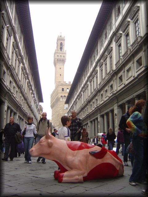 Pink and red cow with a handle, il Palazzo Vecchio, Firenze