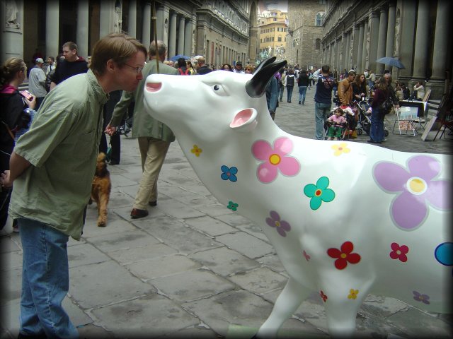 Mason nose to nose with "Sacra Pazza Mucca", Firenze