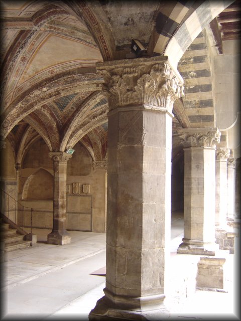 Cloister, Firenze