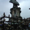 Bust of Benvenuto Cellini on the Ponte Vecchio, loads of padlocks, Firenze