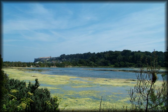 This is le lac du Bateguier, the fort in the background