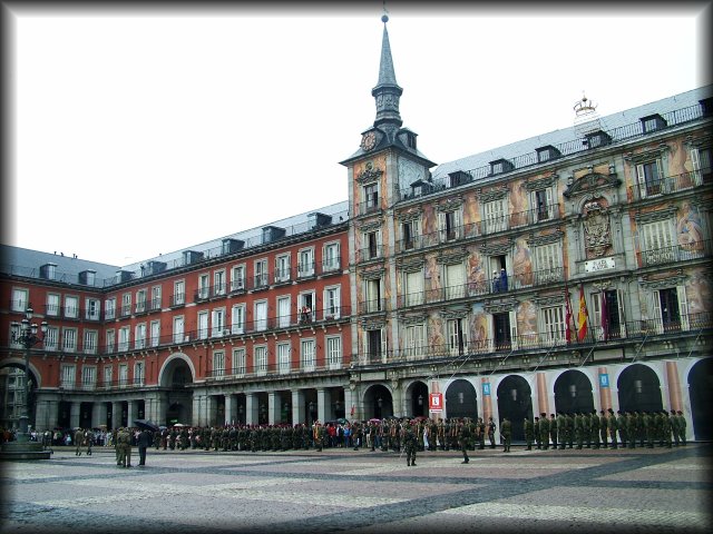 Military gathering on Plaza Mayor. We stood there under some light rain for a while and failed to understand what the purpose was.