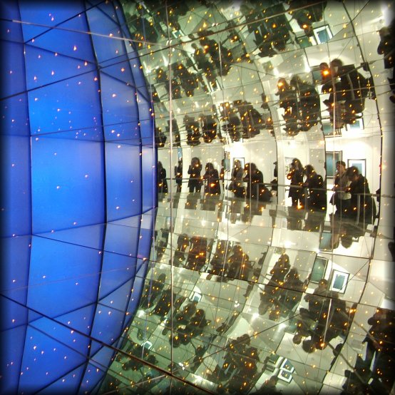A myriad of mirrors, Camera Obscura.