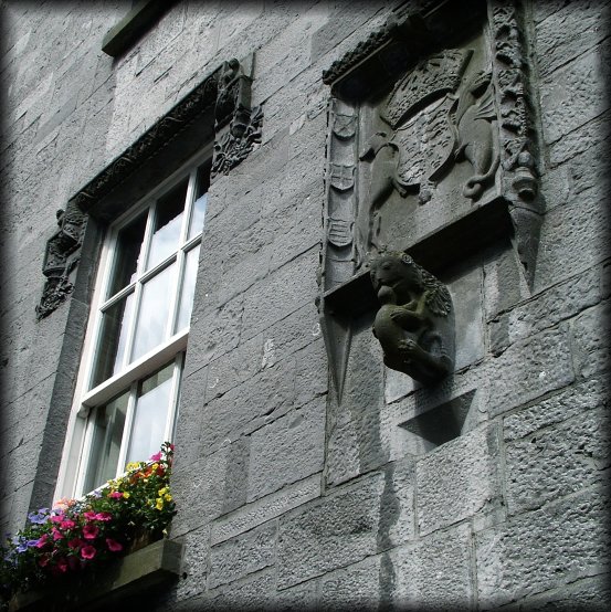 The guy in a music store told us that a monkey had saved a baby and that seemed to be a long while ago. The sculpture of the monkey holding the baby is above the entrance of a church.