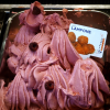 I didn't eat any of that raspberry ice cream. In fact, I'm not at all a fan of respberries.   I'm just not telling you why this photo is there.
