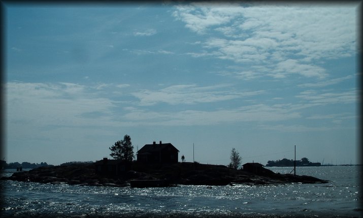 A mini island on the way to Suomenlinna